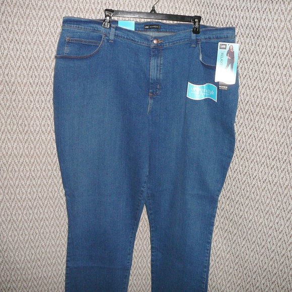 NWT Lee Relaxed Fit Straight Leg Denim Jeans Sits at Waist Fits Curves 24W 3X - Picture 2 of 9
